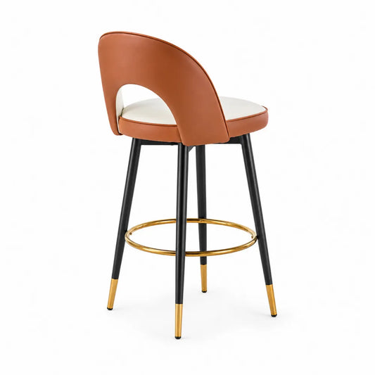 Sgabello in Pelle Sintetica con Gambe in Metallo Nero